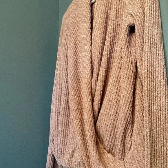 Anthropologie Akemi + Kin women’s medium top - brown - waffle knitted pattern - Picture 4 of 5